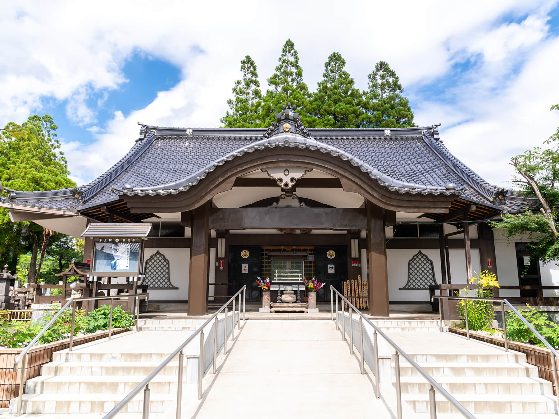 専称寺納骨堂「光明殿」画像